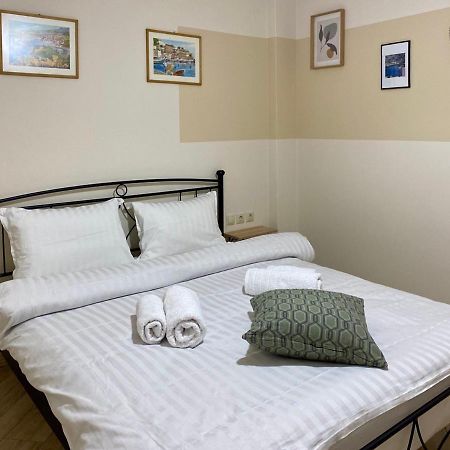 Appartamento A Modern Flat In The Centre Atene Esterno foto