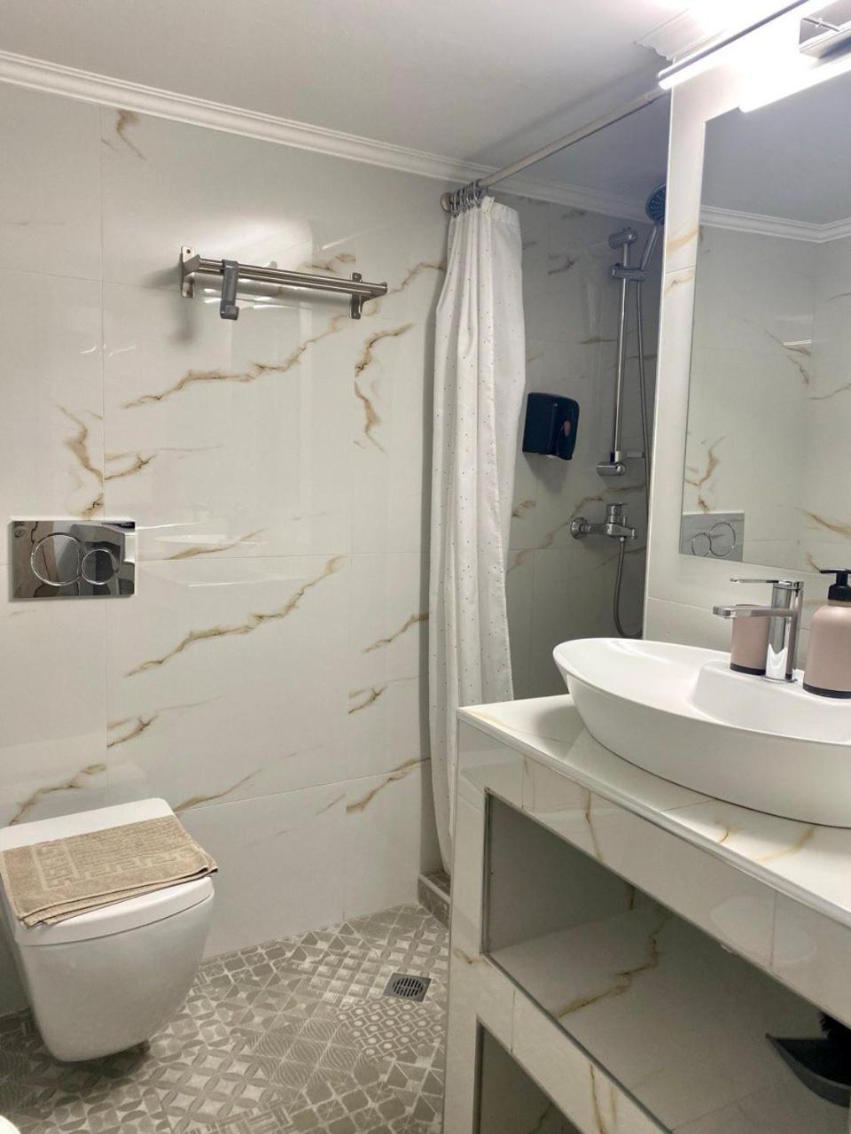 Appartamento A Modern Flat In The Centre Atene Esterno foto